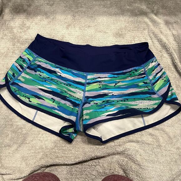 Lululemon Hotty Hot Short II Low Rise *2.5" blue green stripe Size 8 speed up - Picture 1 of 4